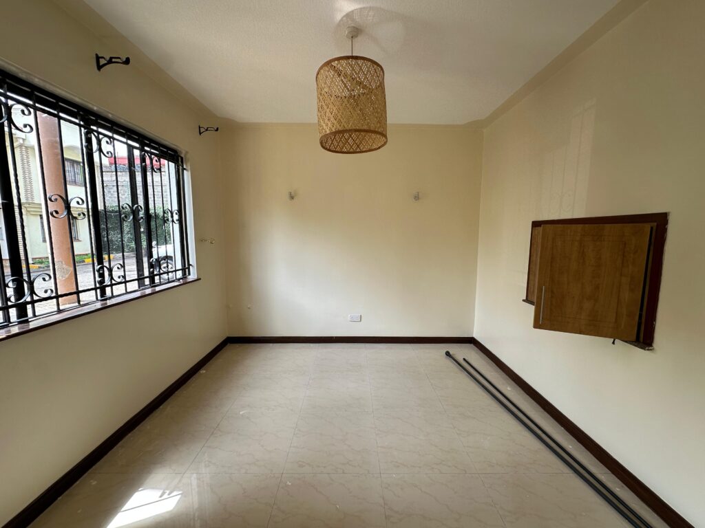 4-Bedroom Townhouse with DSQ